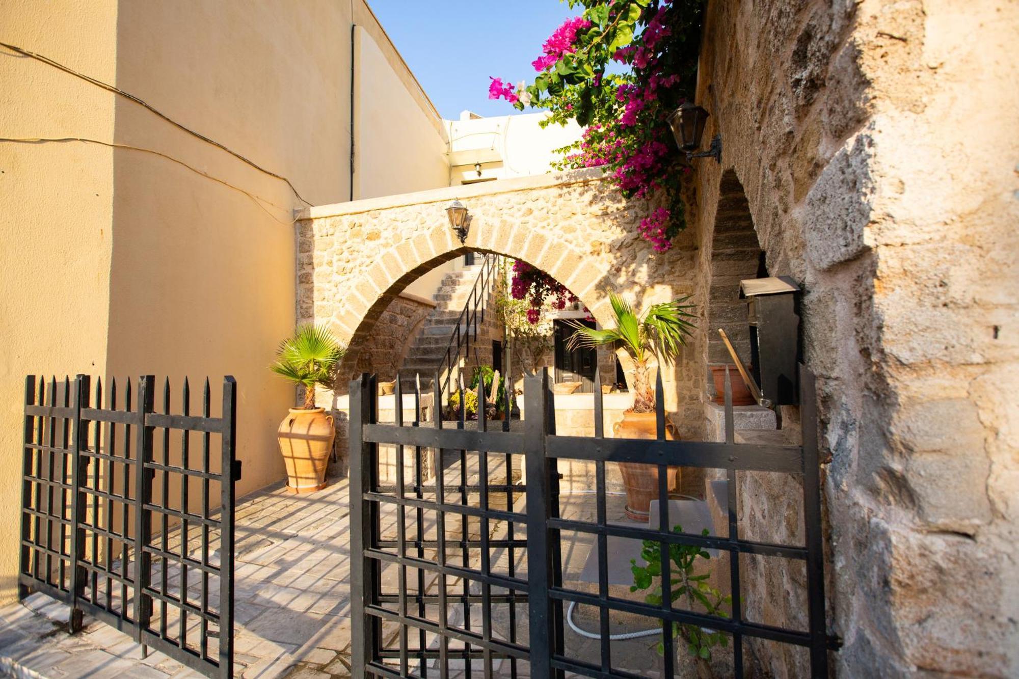 The Old Town House Lejlighed Rhodes City Eksteriør billede